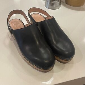 Screw women's clogs size 11